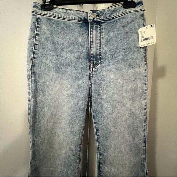 Free People Float On Indigo Marble Flare Jeans Size 28 - Picture 7 of 14